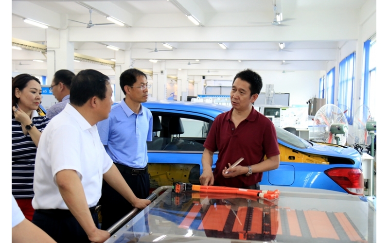 烏蘭察布副市長(zhǎng)于海宇一行考察我司風(fēng)向標(biāo)，對(duì)接ppp模式／校企合作